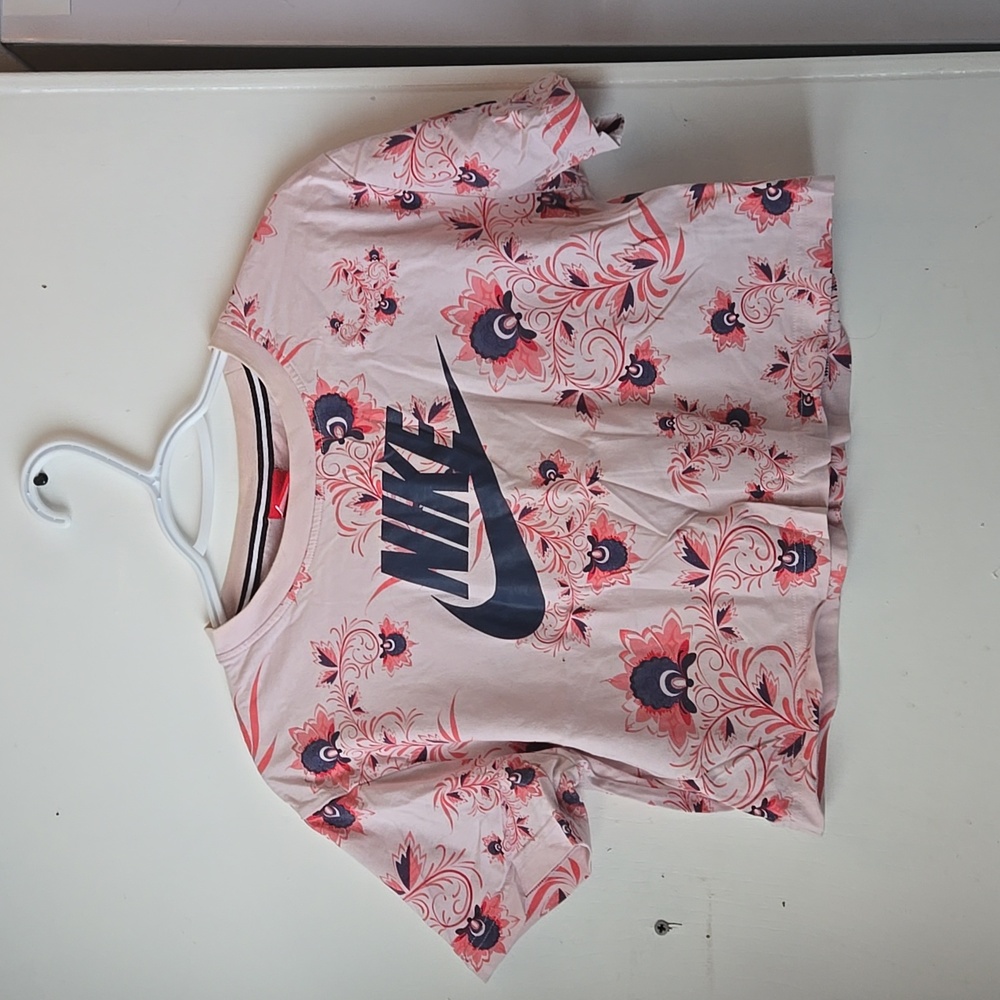 Nike crop tshirt